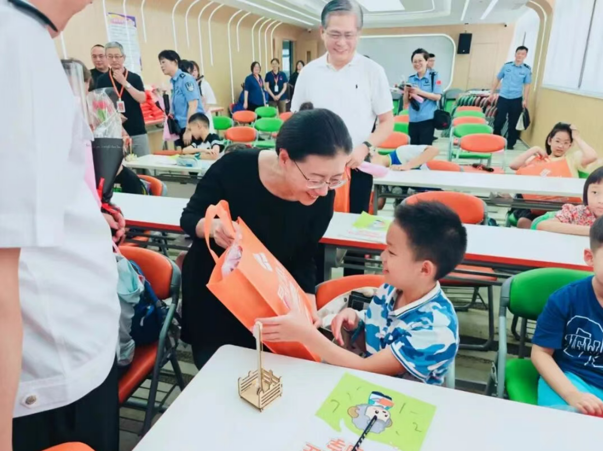 昂立教育再度助力“安心暑托”：以教育公益守护儿童成长